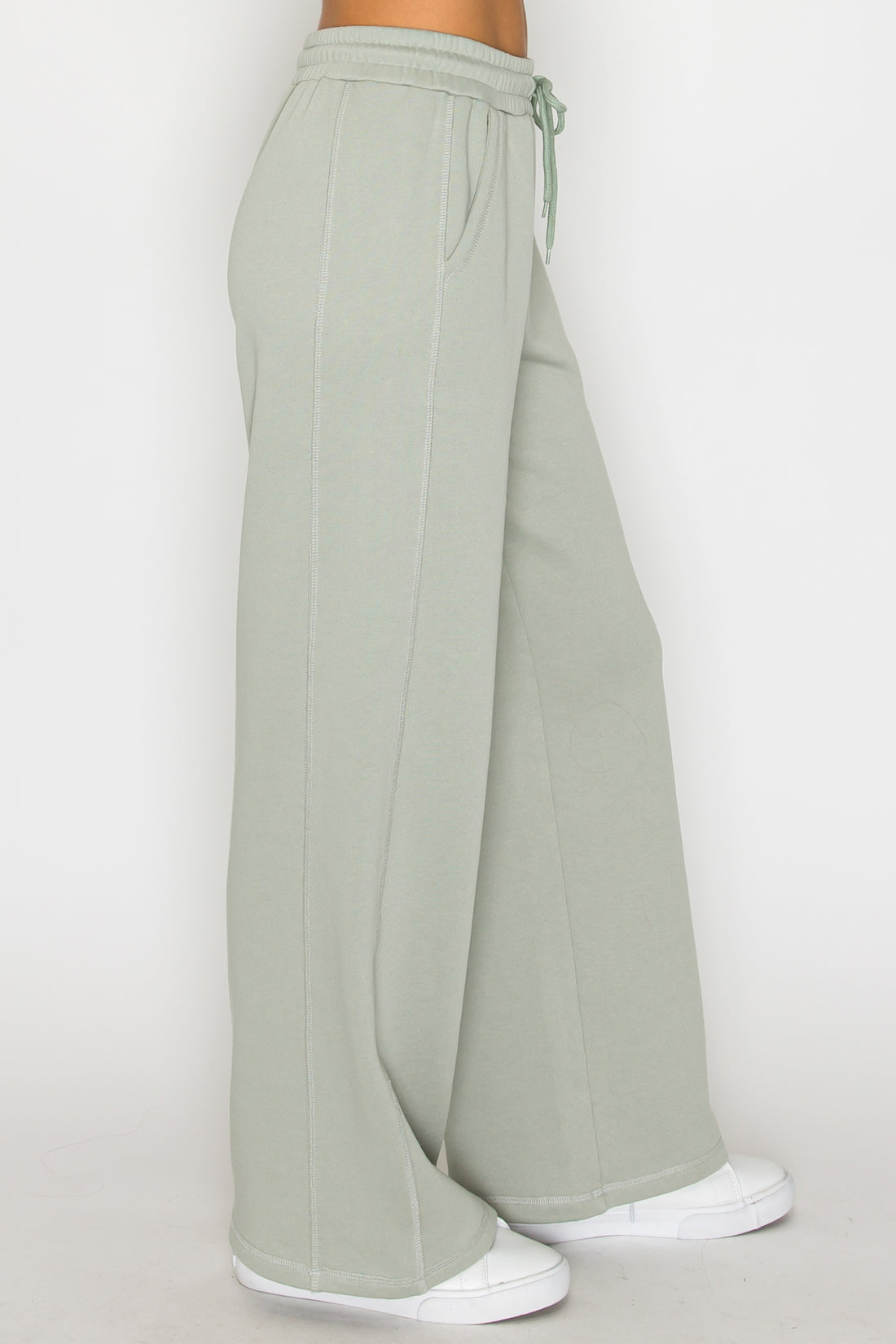 Core Wide-Leg Sweatpant